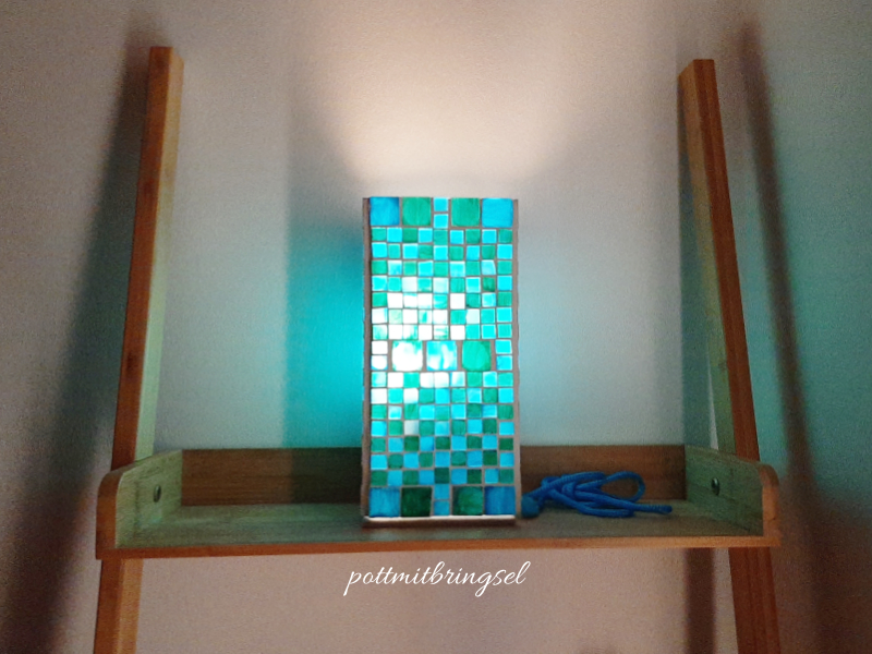 Mosaiklampe mit mobilem Leuchtmittel