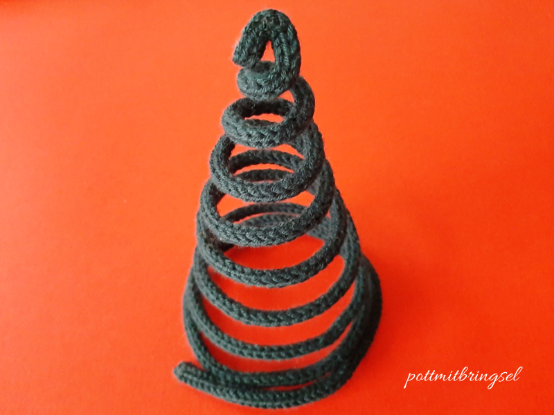 pottmitbringsel weihnachten diyweihnachten weihnachtsbaum christmastree diydeko weihnachtsdeko weihnachtsdiy kreativseiten kreativzeit kreativ_blogger kreativeweihnachten bastelideenweihnachten bastelnmitwolle xmasdiy bastelnfürweihnachten fantasyhasreallynolimits dekoliebe christmasdecor christmasdecorations strickschlauchherstellen prym prymlove prymcomforttwist prymstrickmühle strickmühle pryminspiration strickliesel diy doityourself 